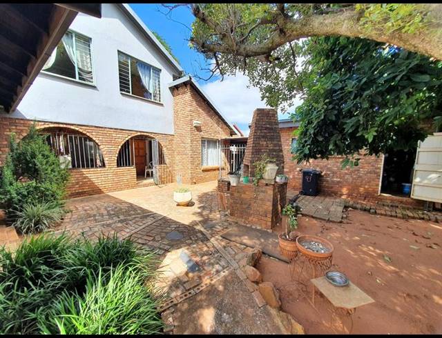 3 BEDROOM HOUSE FOR SALE IN THE ORCHARDS